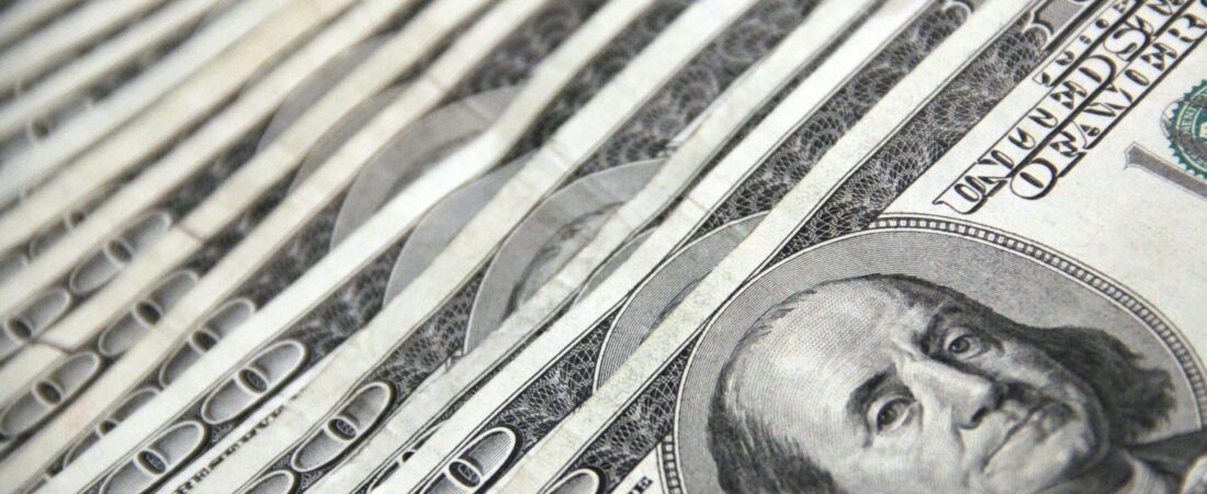 ¿Qué factores están impulsando la confianza de los colombianos en el dólar como opción de inversión?